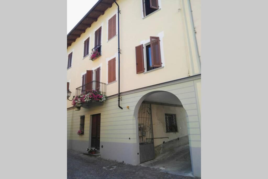 Ex Ostu Impero: Vino, Tartufo Ed Ospitalita Apartment La Morra Exterior photo